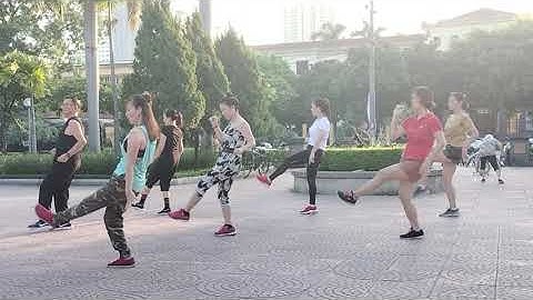 Bachata solo - cảm giác rất phiêu, bước chân rất mượt - bước đi như lướt với Vũ Điệu Xanh