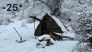 2 Snow Survival & Building Complete And Warm Bushcraft Survival Shelter In The SnowForest, Fireplace Видео: 2 Snow Survival & Building Complete And Warm Bushcraft Survival Shelter In The SnowForest, Fireplace
