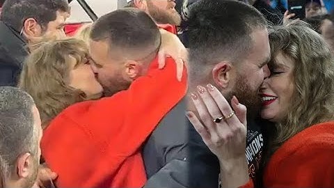 Taylor Swift and Travis Kelce Shares A Sweet Kiss