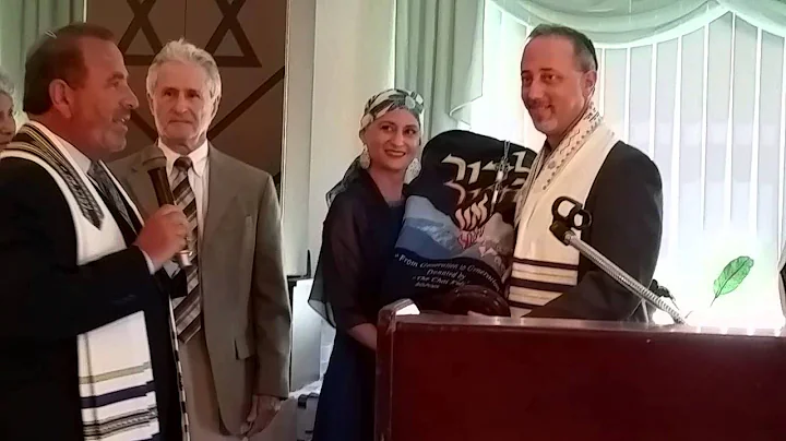 Melissa Receives Torah at Bat Mitzvah