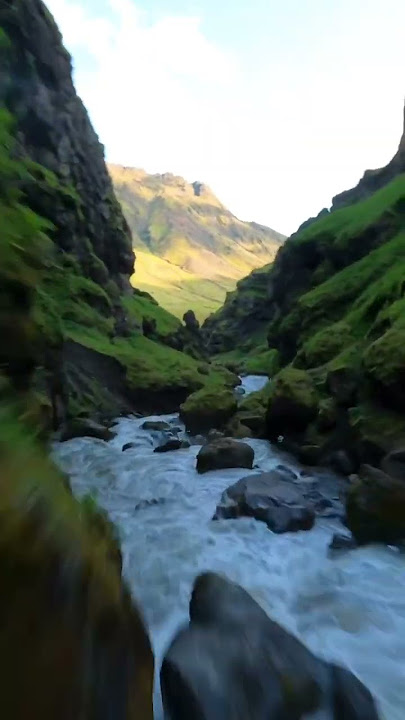 Mountain River Dive | Cinematic FPV Drone (🎥: IG / chrissbergan)