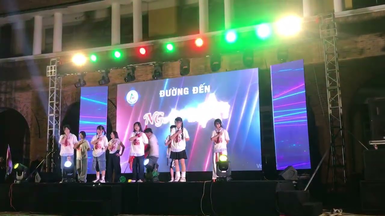 LỚP 9A8 - MASHUP DIỀU NGƯỢC GIÓ X NGƯỜI VIỆT (NHẢY HIỆN ĐẠI)