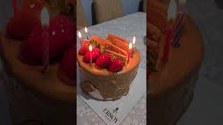 Kızlar Bana Sürpriz Hazırlamış Ama Mumu Kendileri Üfledi