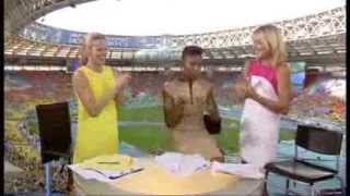 Gabby Logan, Denise Lewis & Paula Radcliffe's reaction to Mo Farah winning 10,000m at Moscow 2013