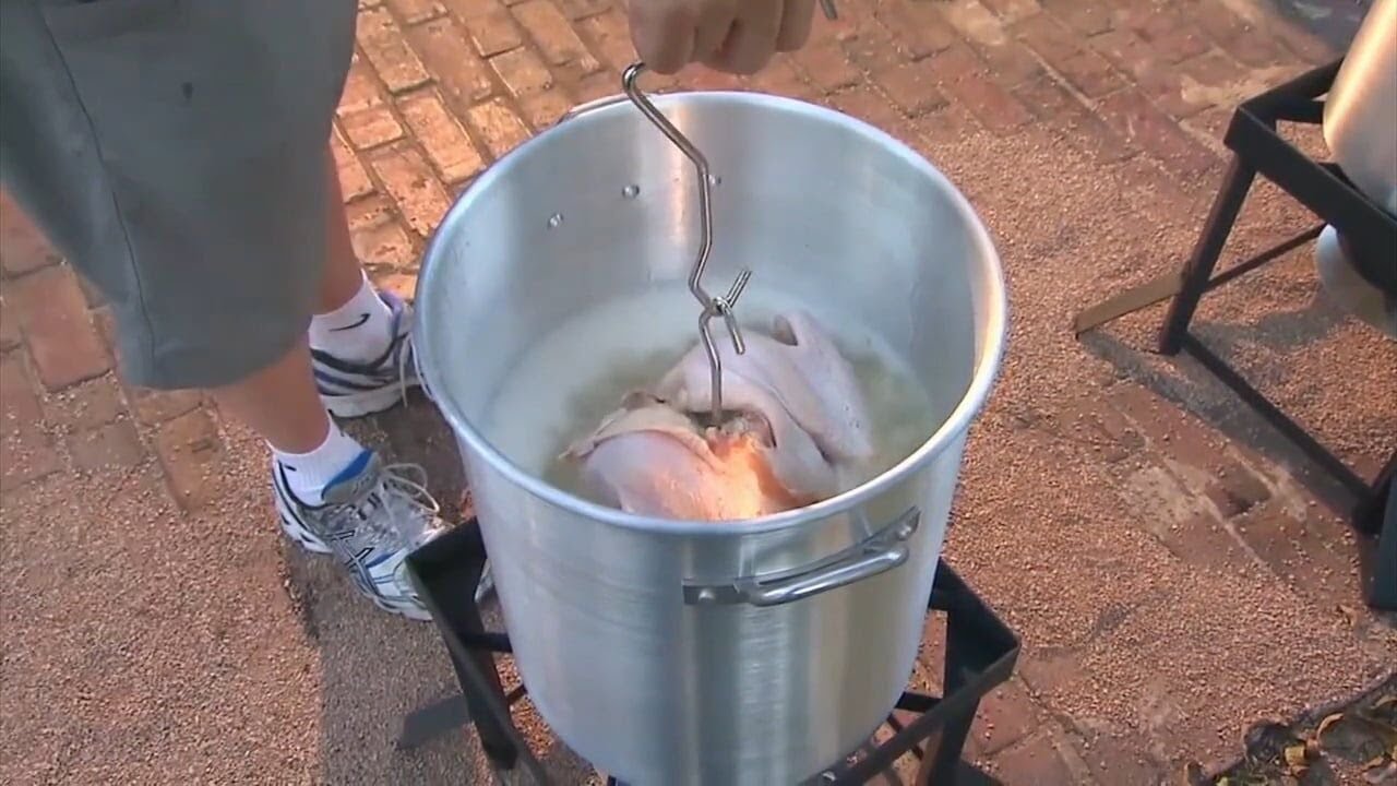Local firefighters urge cooking safety ahead of Thanksgiving