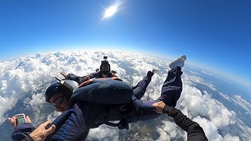 Ross #skydiving on his #AFF course level 1 #skydive with www.learnskydiving.com