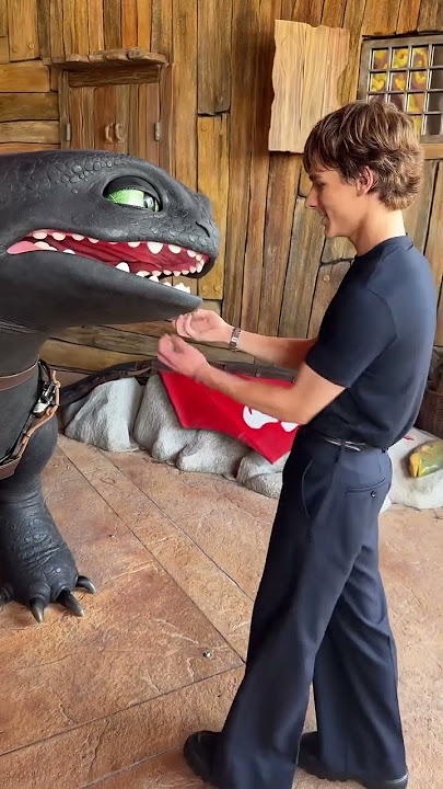 Toothless at Universal Epic Universe #HowToTrainYourDragon