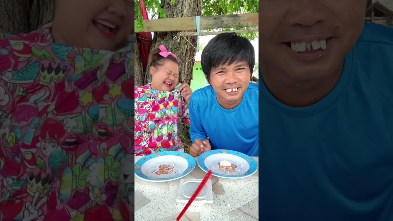 แข่งกินขนมโก๋กันค่ะ