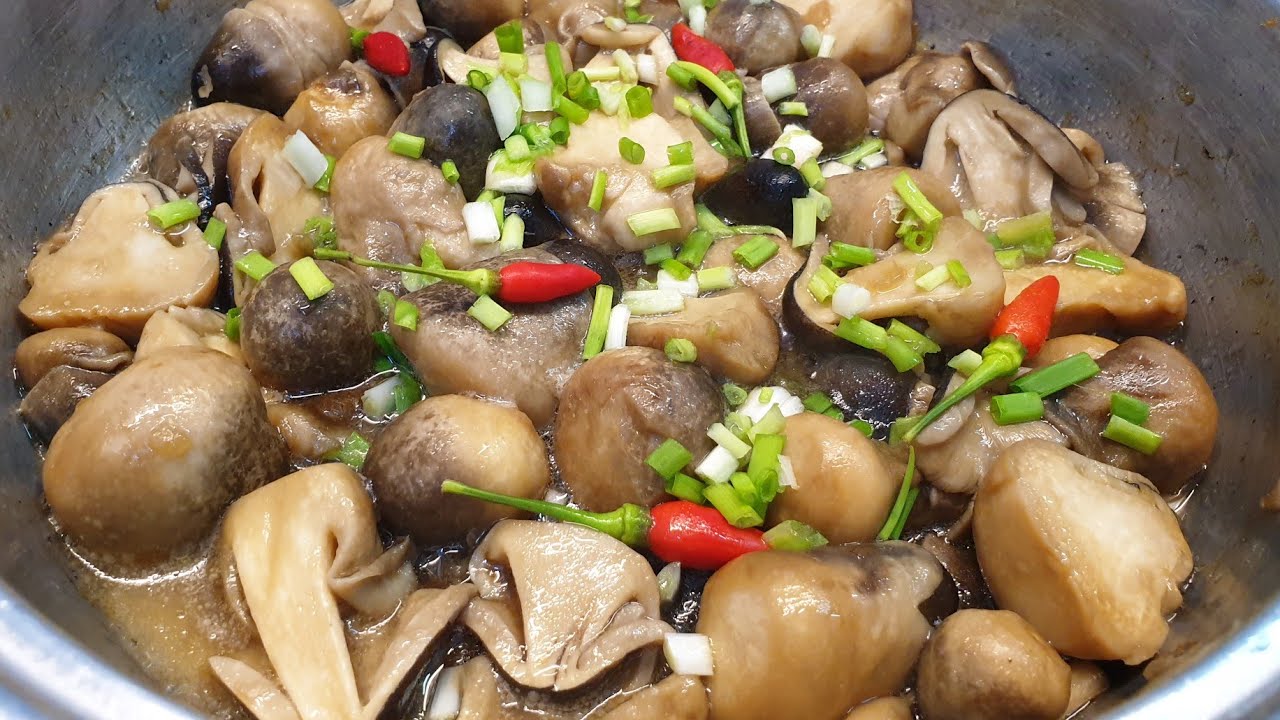 Nấm Rơm Xào Chay ( Fried Mushrooms With Vegetarian ) Thơm Ngon Đậm Đà - Món  Ngon Dễ Làm - Youtube