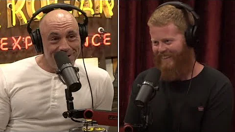 Rogan and Oliver Anthony mock liberal critiques of 'Rich Men North of Richmond'.