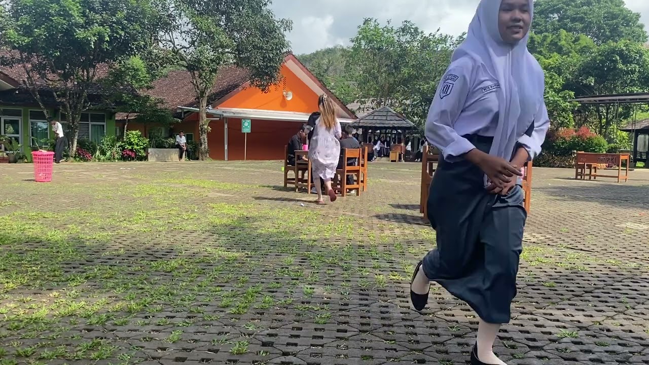 Drama ujian praktek XII-5 kelompok 2 “YANG KU TINDAS TERNYATA KAUM KELAS ATAS”  SMAN 1 CIKIDANG