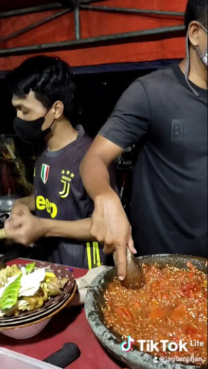 Pecel lele sambal setan Brexit pedess banget sambal mentahnya
