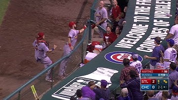 STL@CHC: Carpenter makes a nice catch in foul ground