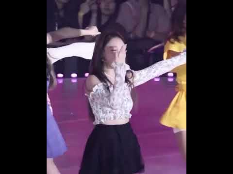 Nayeon is Shaking it 💜