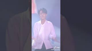 XiaoZhan dancing is perfect 