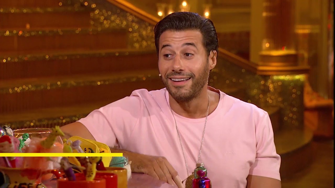 كارو حبت تزنق أحمد السعدني في مسألة حسابية صعبة.. بس هو أثبت إنه كان شاطر في تجارة #أبلة_فاهيتا