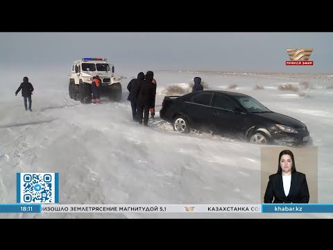 10 водителей большегрузов вызволили спасатели на автодороге Ушарал-Достык