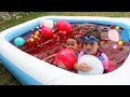 BERENANG DI KOLAM MERAH dan Bermain layang layang -swimming in the red pool | Salsa and family