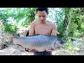 Amazing Cooking Big Fish Recipe - How to Primitive Cooking Biggest Fish Soup Recipe |Wilderness Life