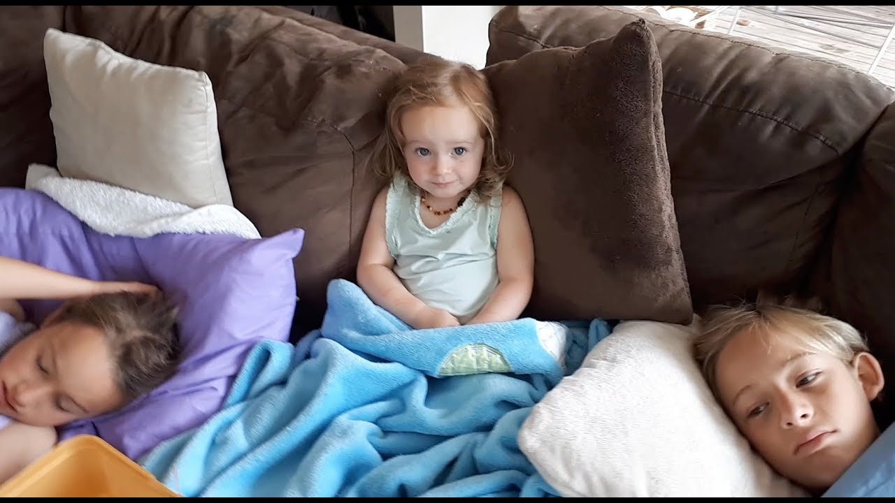 vlogs in spanish 5 Kids SICK with Tummy Bug!!