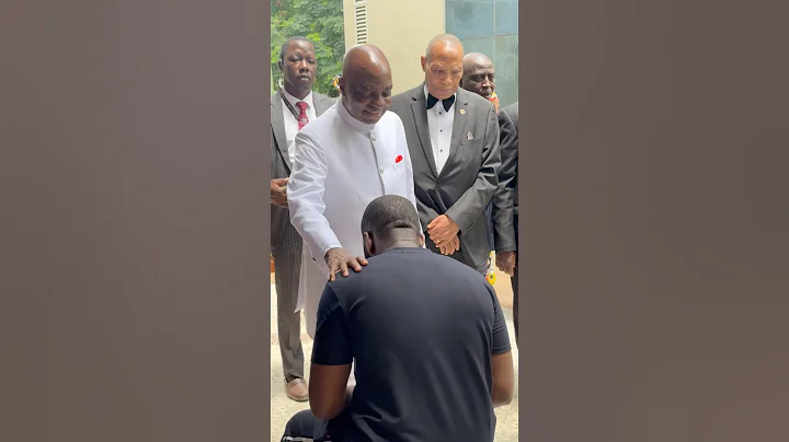 Bishop David Oyedepo Finally met with SON OF THE PROPHET. What an impartation 🔥. #sonoftheprophet ￼