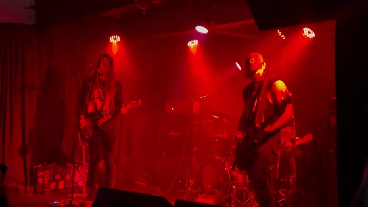 AMAMMOTH - (the sun) live at the gasometer Melbourne