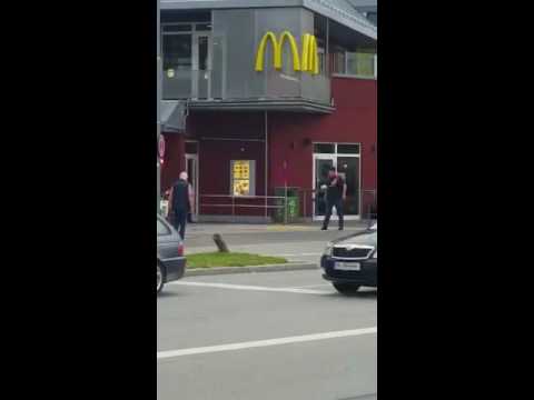 Attentat am OEZ München // Täter vor dem McDonalds