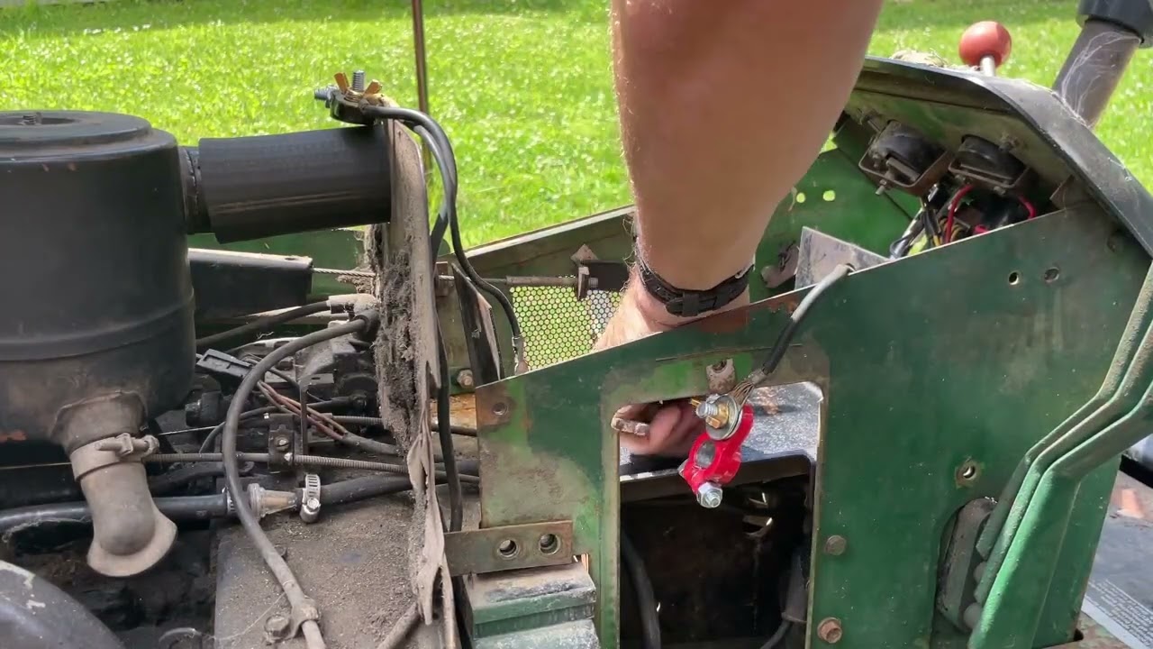 John Deere 400 Hydrostatic Tractor: fixing the hydraulic unit