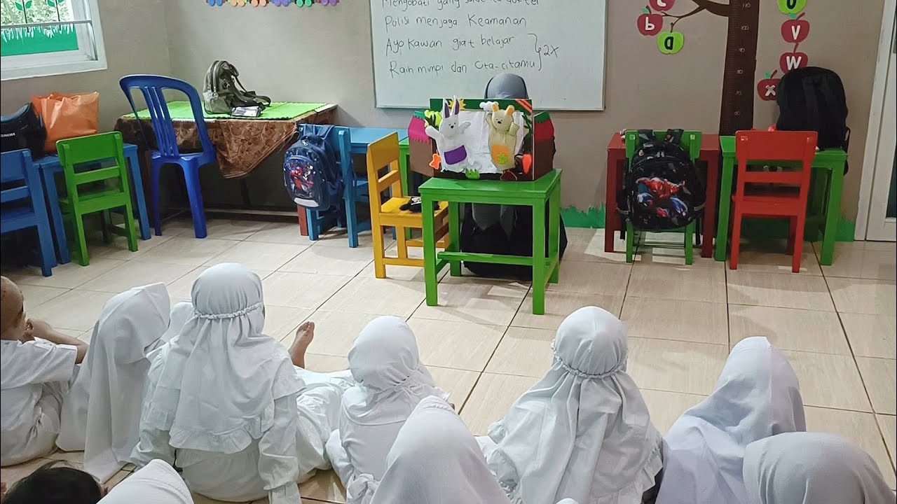 Stella Patricia Lovany_102_Mendongeng Boneka Tangan_Belajar Dari Kesalahan