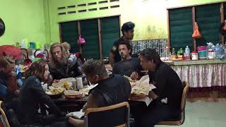 avengers makan di warteg