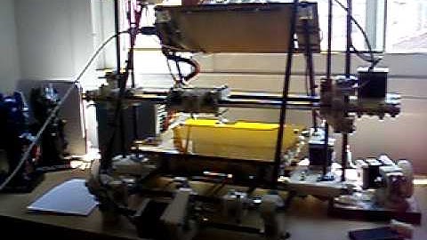 My Reprap mendel, start to move !!