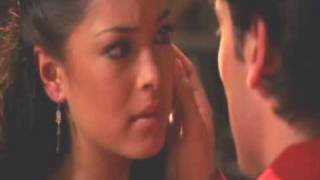 Clark and Lana - White flag