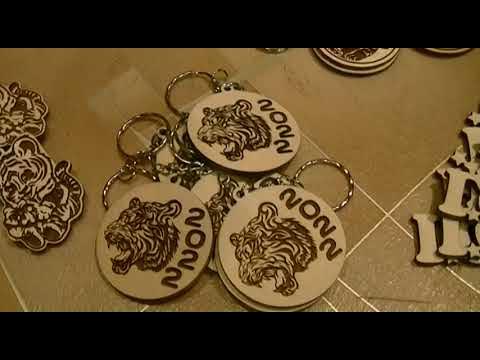 Брелоки из фанеры - YouTube