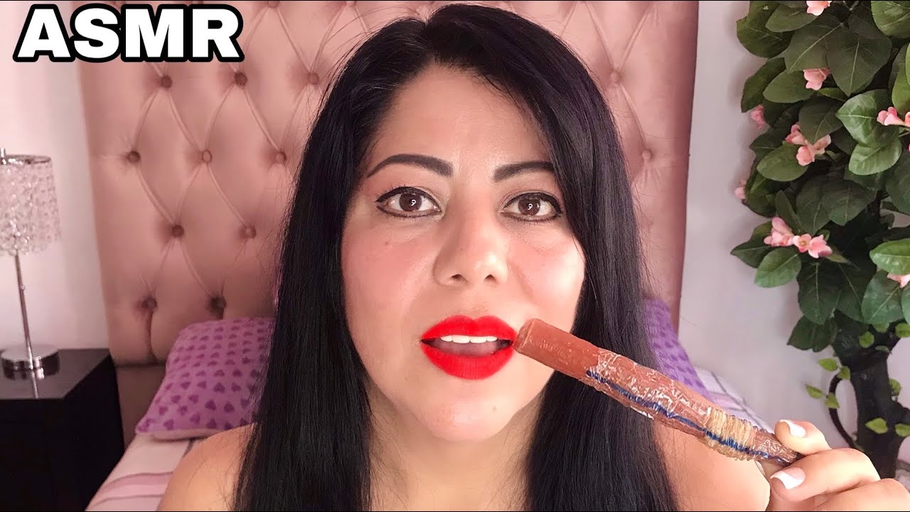 ASMR COMIENDO PALITOS DE SALCHICHAS