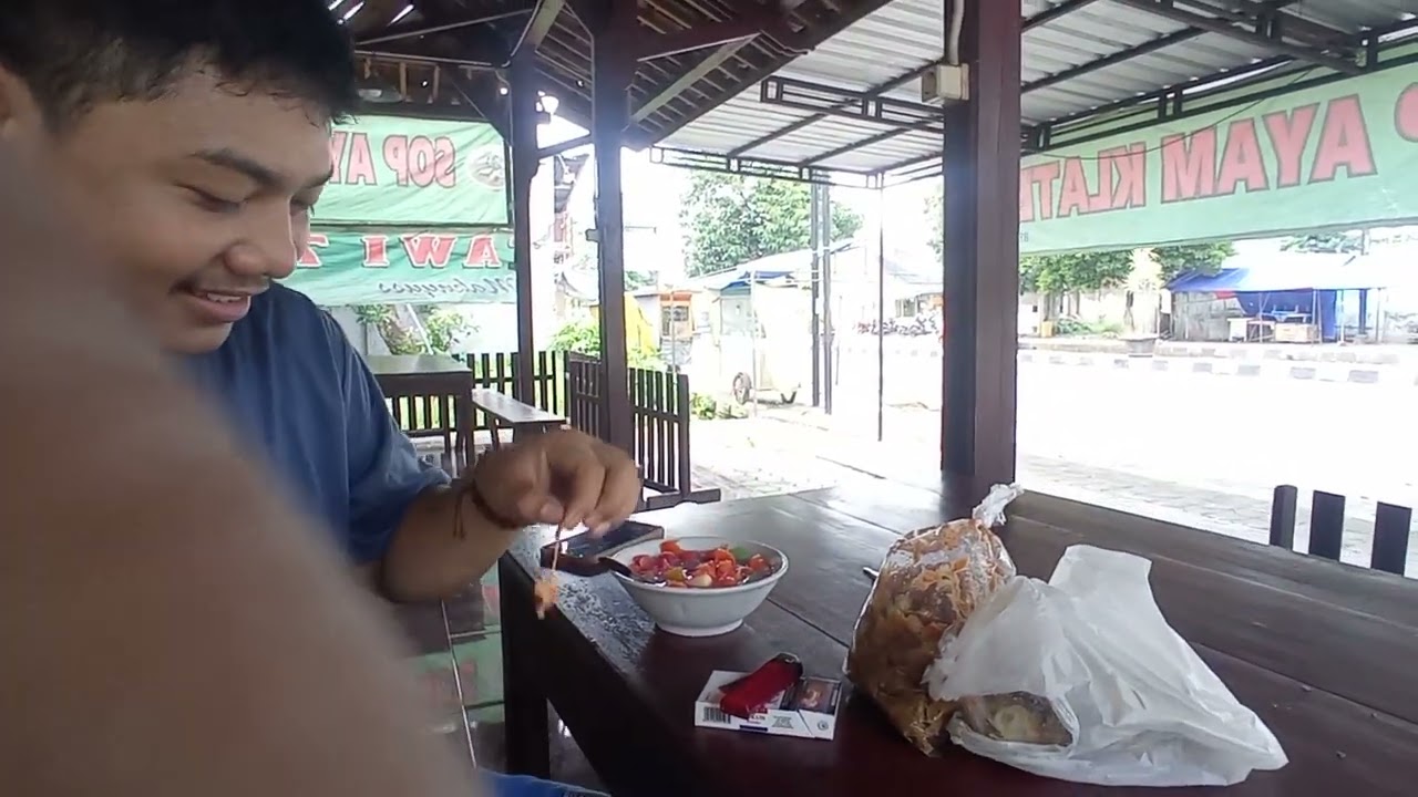 Jajanan pinggir jalan