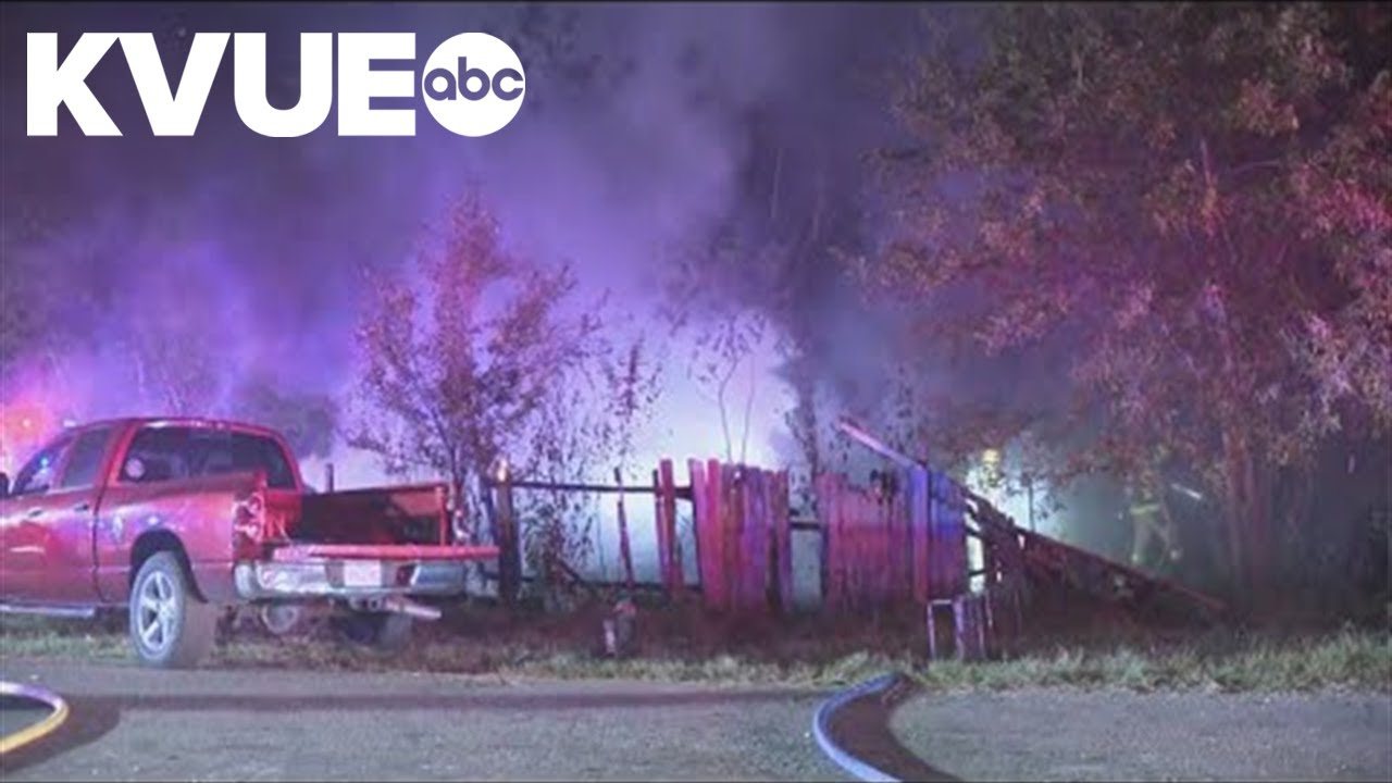 Fire destroys house in Central East Austin - YouTube