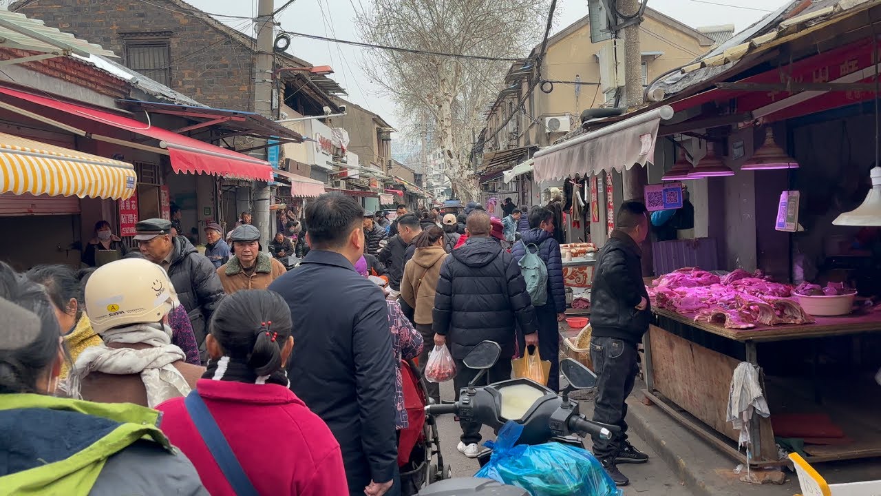 Authentic Chinese Morning Market in Nanjing: Street Food, Bargaining, and Rich Local Traditions!