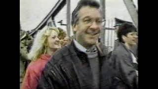 ANOTHER EXTRAORDINARY DAY IN BERLIN AS THE WALL COMES DOWN (CBS EVENING NEWS; 11/11/1989)