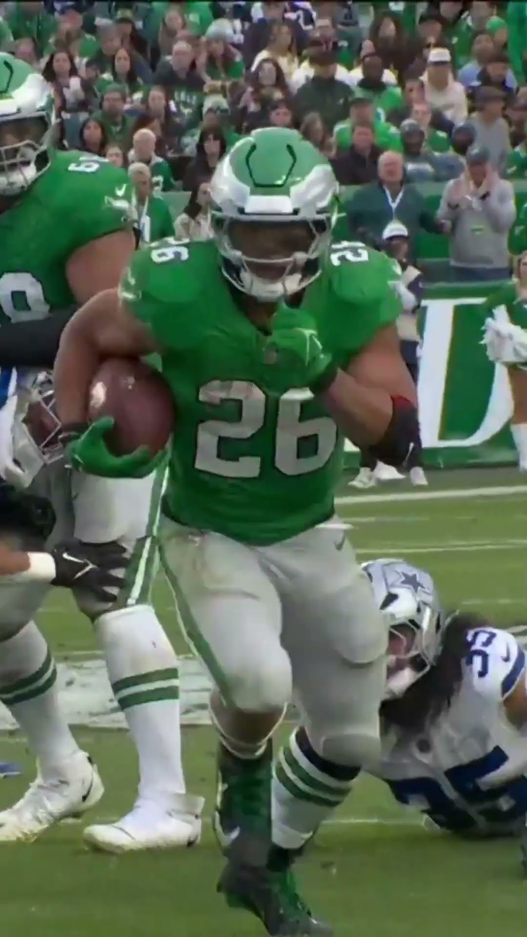 HUGE RUN! Saquon Barkley CROSSES 2K YARDS on the season ?? Eagles vs Cowboys Highlights