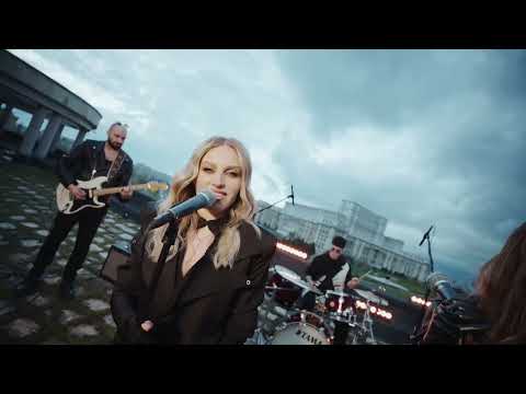 Magda Ignat X Ioana Ignat Prin Bucuresti 