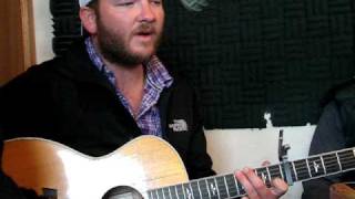 Stoney LaRue sings "Dresses"  live at KCAW chords