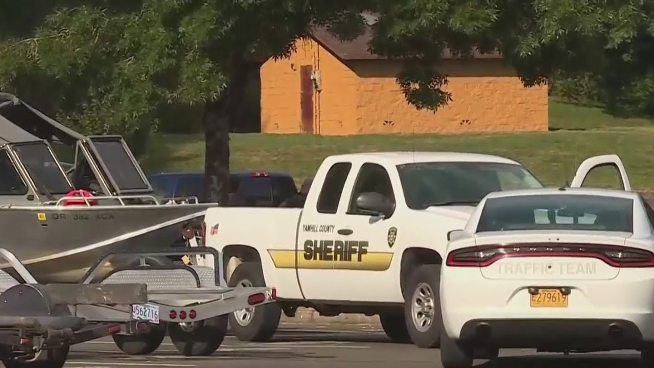 2 hurt in boating accident on Willamette River in Newberg YouTube