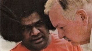Dr Jack Hislop speaks at the 1989 Sathya Sai Baba Missouri Convention