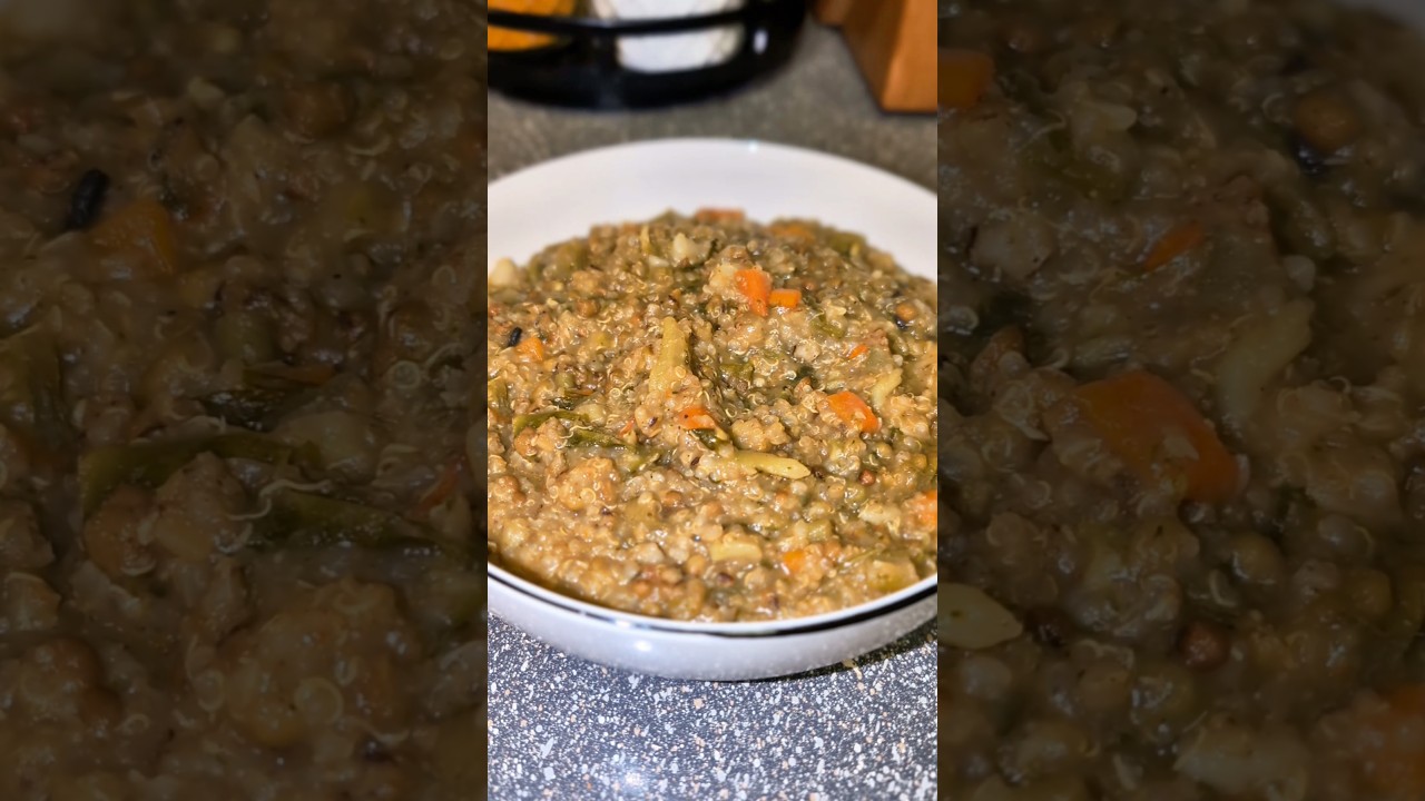 Moong Bean + Quinoa Kichidi Bowl 🫛🥣 #quinoarecipe #shorts