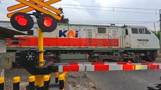 Compilation of International Railroad Crossing Gates