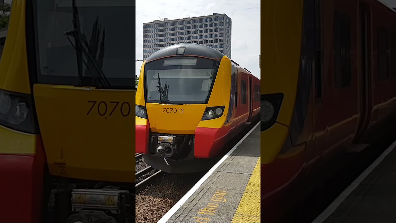 South Western Railways Class 707 - 707011 + 707017 Passing New Malden  29/05/21 