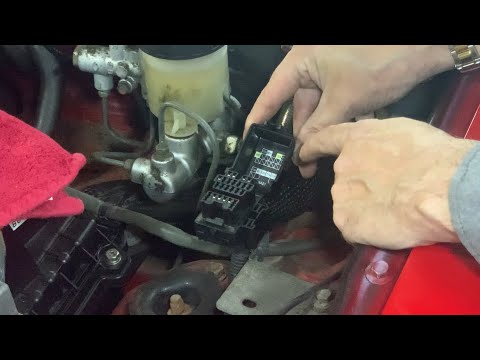 Checking and Clearing the Codes on a 1990-1993 Mazda Miata MX-5 NA
