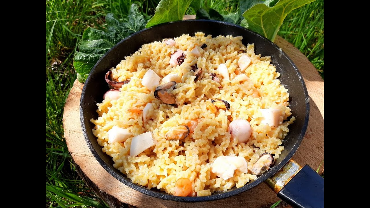 Крабовый салат с морепродуктами