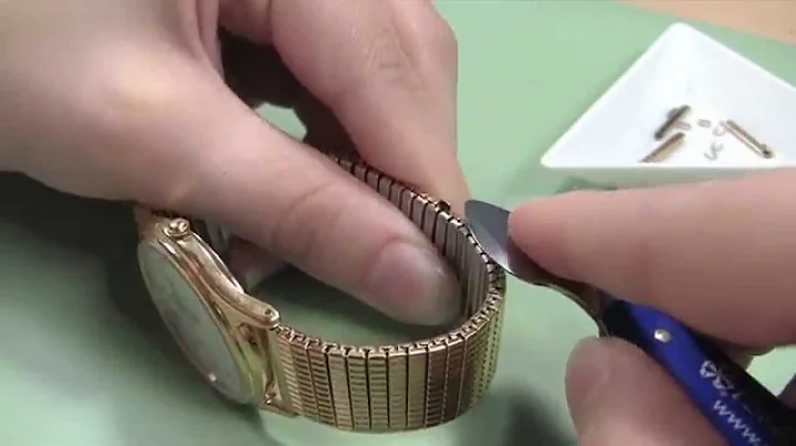 Watch Band Adjusting - How to Remove U-Clip Expans...