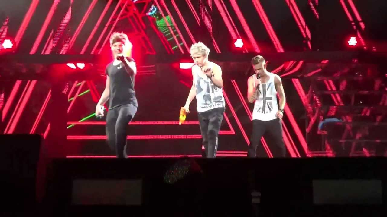 Kiss You One Direction Columbus 6-18-13
